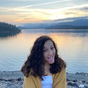 Meet your Posher, Jasmin